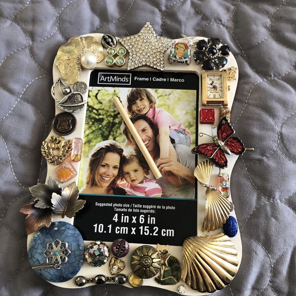 VINTAGE JEWELRY DECORATED ART PICTURE FRAME RHINESTONE EMBELLISHED 4x6 PHOTO